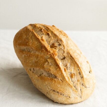 Pão em cima de uma toalha de pano