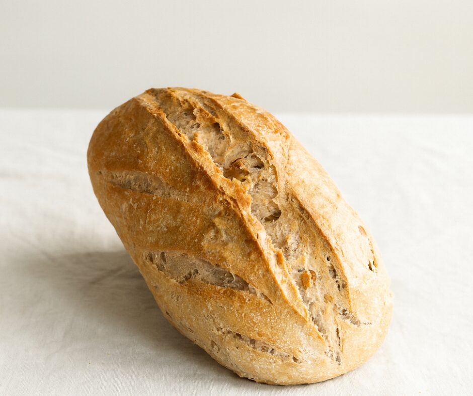 Pão em cima de uma toalha de pano